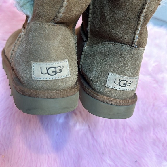 Ugg brown Bailey Buttons heeled boots size 8 - Picture 2 of 4